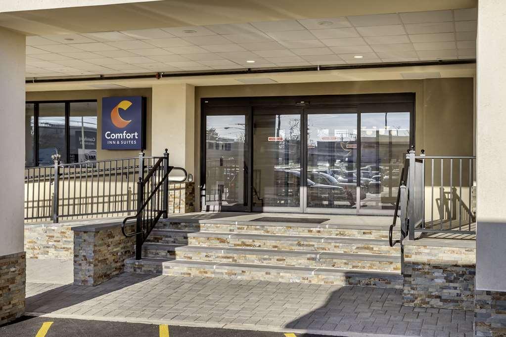 Comfort Inn & Suites Newark Liberty International Airport Εξωτερικό φωτογραφία