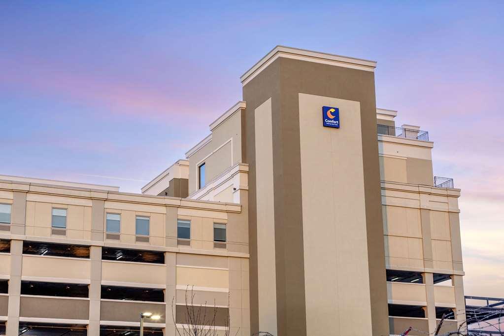 Comfort Inn & Suites Newark Liberty International Airport Εξωτερικό φωτογραφία